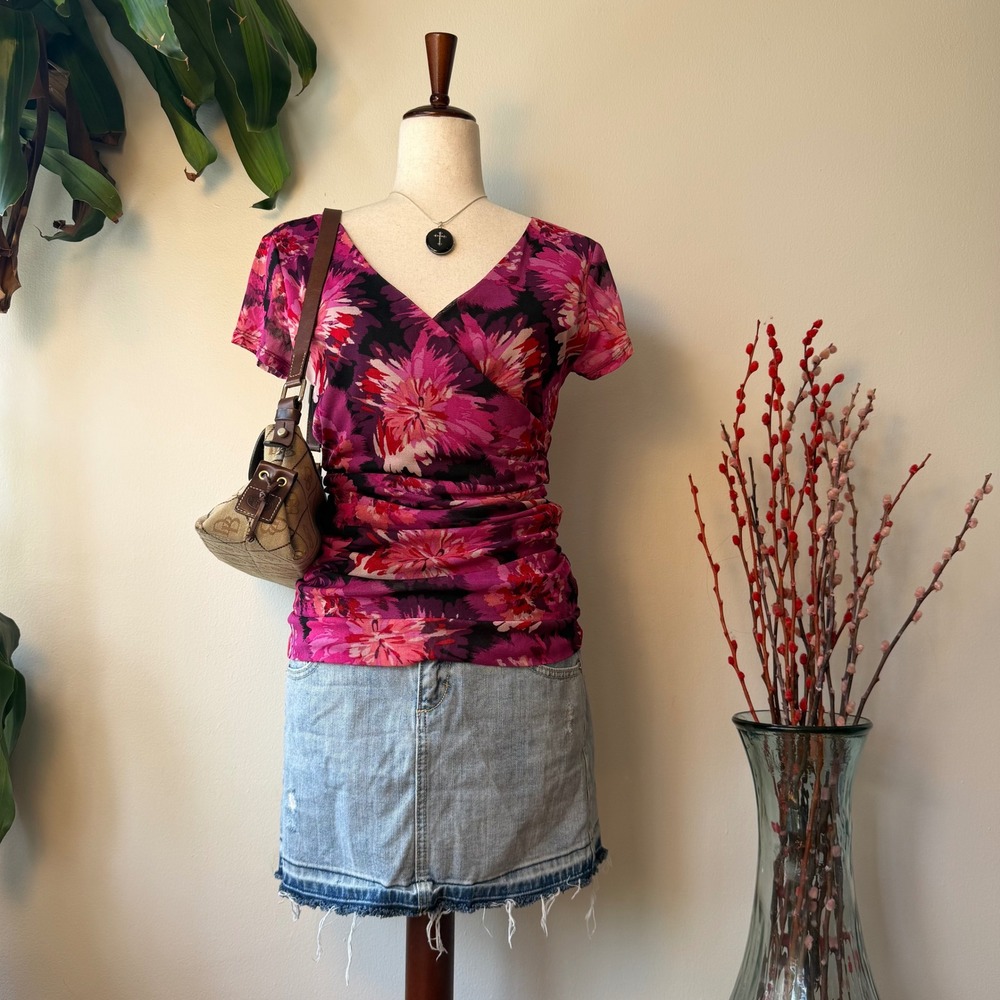 YKk Pink Purple Floral Wrap Babydoll Top Short Sleeve Ruched femme romcom Small